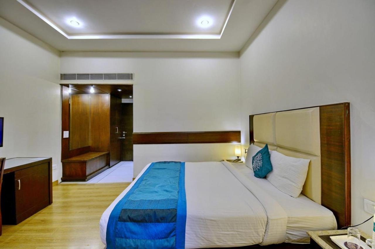 Vivo Hotels Jalandhar Exterior photo